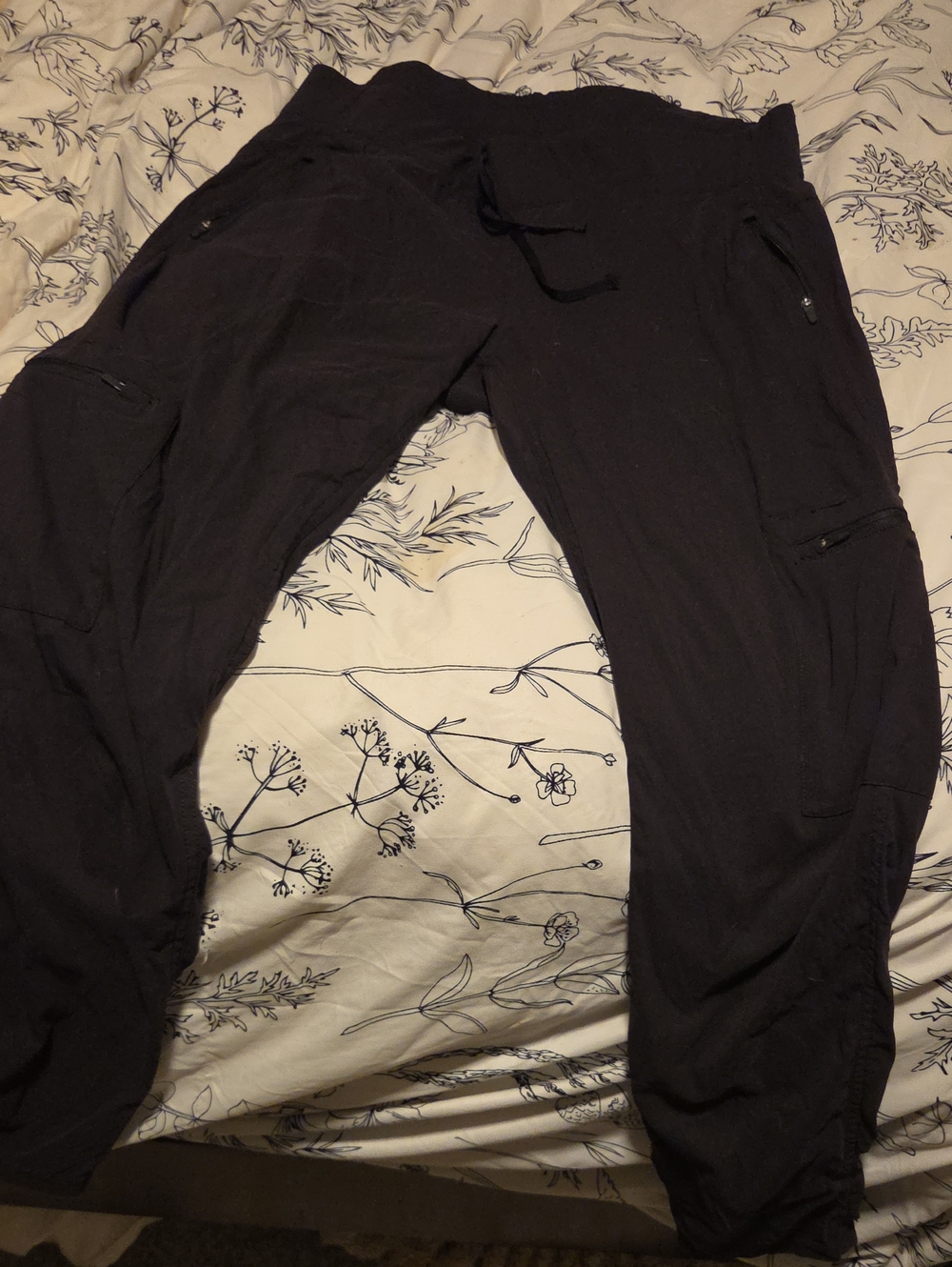 The Womens North Face Black Cargo Jogger Pants.